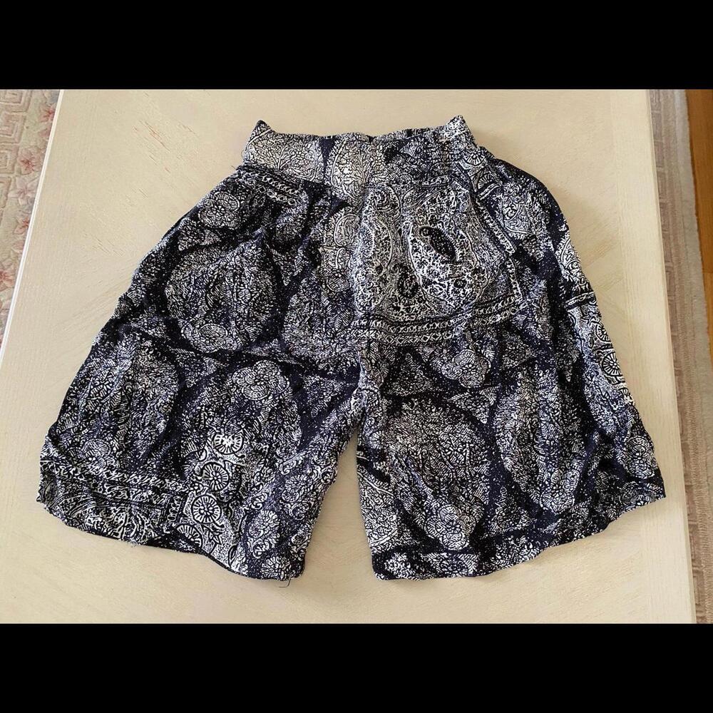 Vintage Women’s Black & White Design Shorts -8 by Impressions